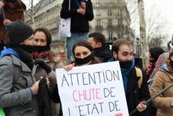 Les Jeunes Européens manifestent à Paris