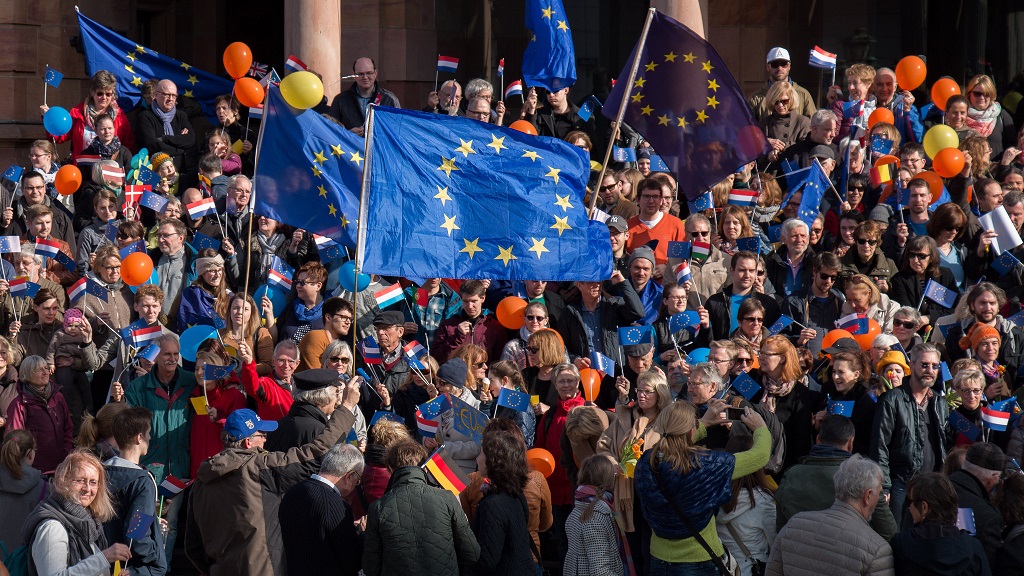 manifestation du mouvement Pulse of Europe, illustration via Martin Kraft sur Flickr